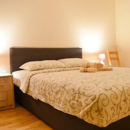 Bozur * 兹拉蒂博尔