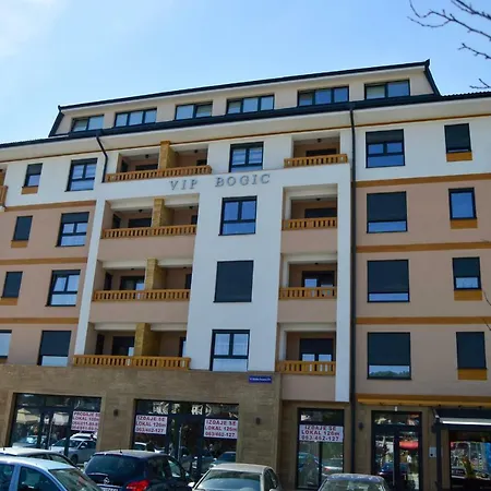 Bozur Apartment *